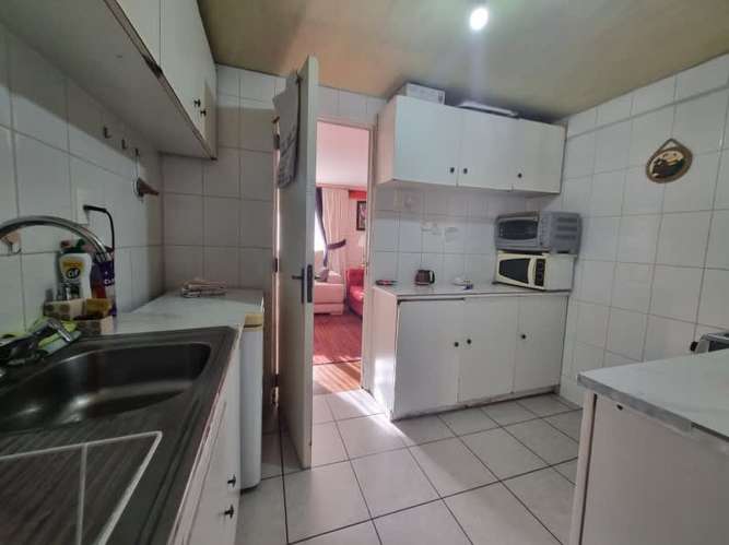 Casa 3 dormitorios 1 baño, sólida