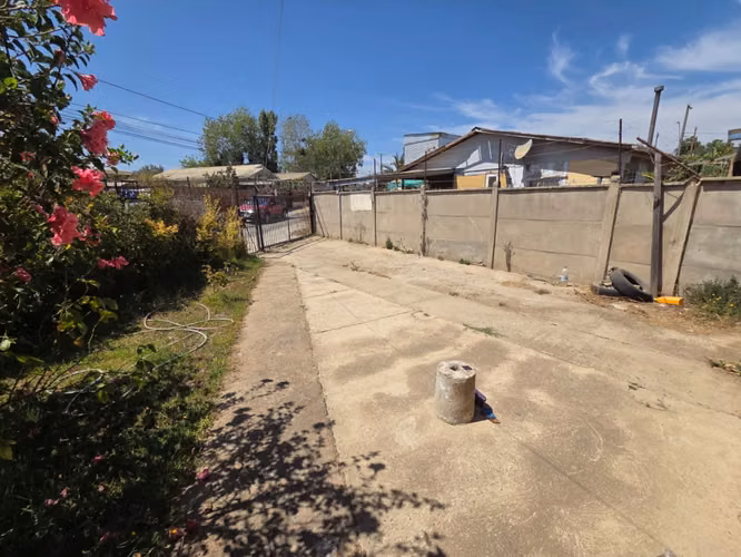 Se Vende Casa con Amplio Patio en Pompeya Sur