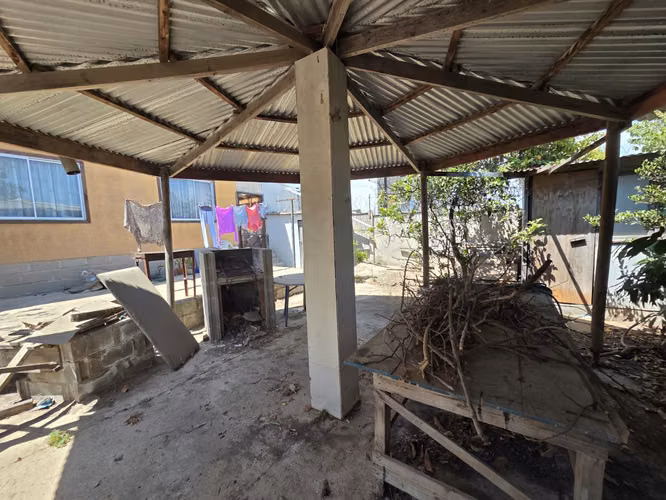 Se Vende Casa con Amplio Patio en Pompeya Sur