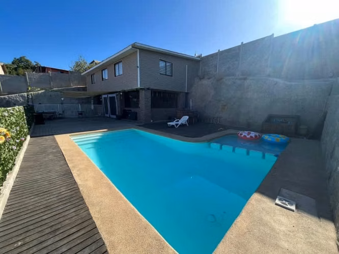 Amplia y Hermosa Casa con Gran Terreno Villa Alemana