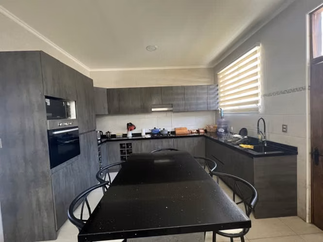 Amplia y Hermosa Casa con Gran Terreno Villa Alemana