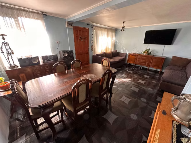 EN VENTA CASA PARA REMODELAR EN EL BOSQUE