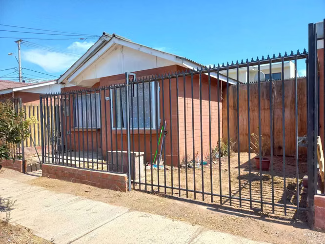 VENTA CASA COQUIMBO (108192)