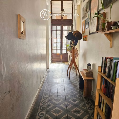 Hermosa Casa Tradicional Joaquín Vicuña, Santiago / Av Matta