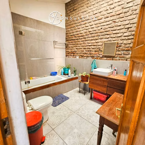 Hermosa Casa Tradicional Joaquín Vicuña, Santiago / Av Matta