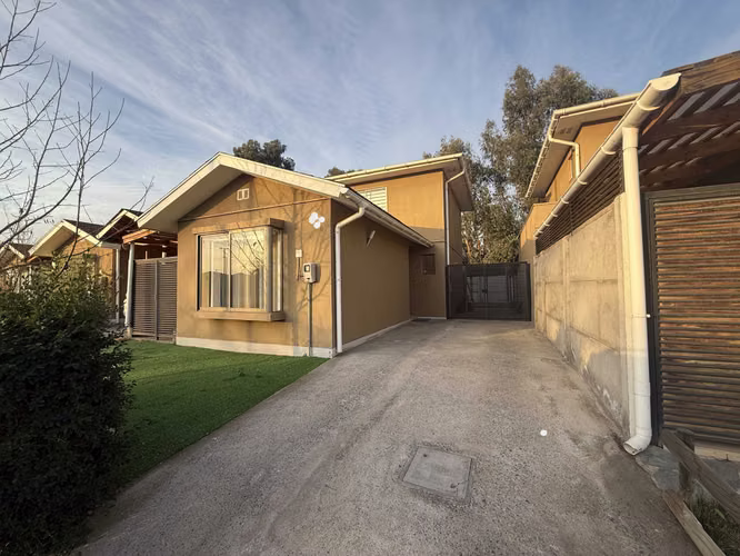 Arriendo casa en condo Buin 3 dorm 3 baños (108247)