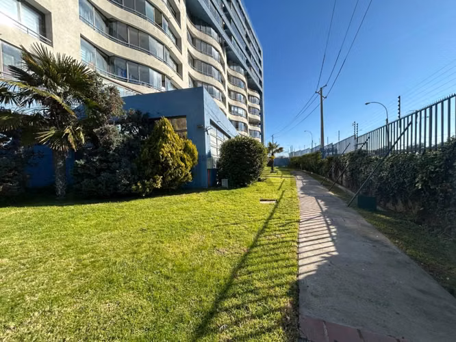 Se vende amplio departamento primera vista al Mar en Gran Oceano.