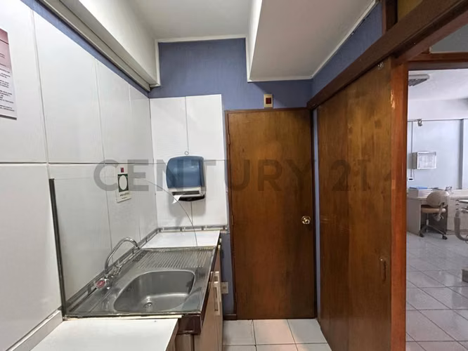 Rebajada !Se vende excelente Oficina Viña del Mar