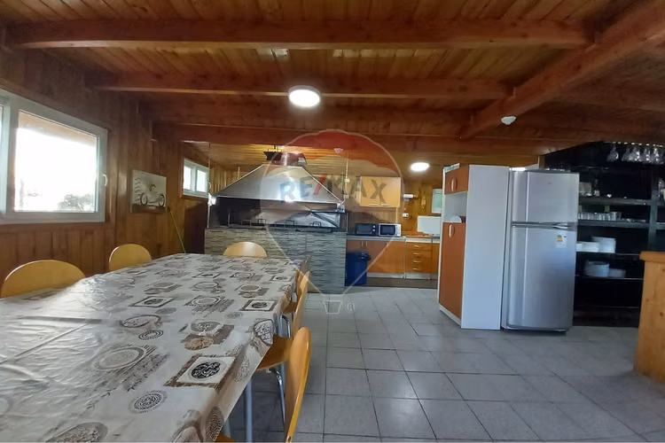 Parcela pichiquillaipe/ 3 casas quincho borde mar