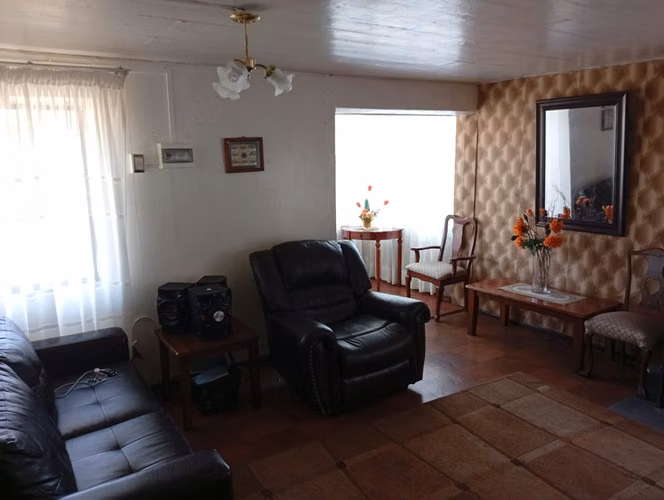 EXCELENTE CASA HIGUERAS