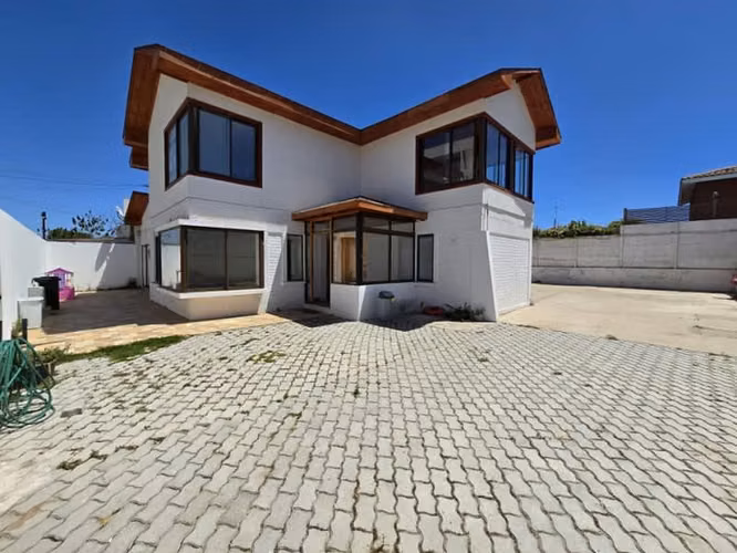 Amplia Casa Regularizada en San Joaquín, La Serena - 9D5B