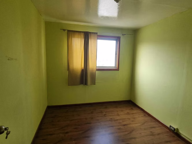 Casa con Local Comercial y 2 Deptos (108610)