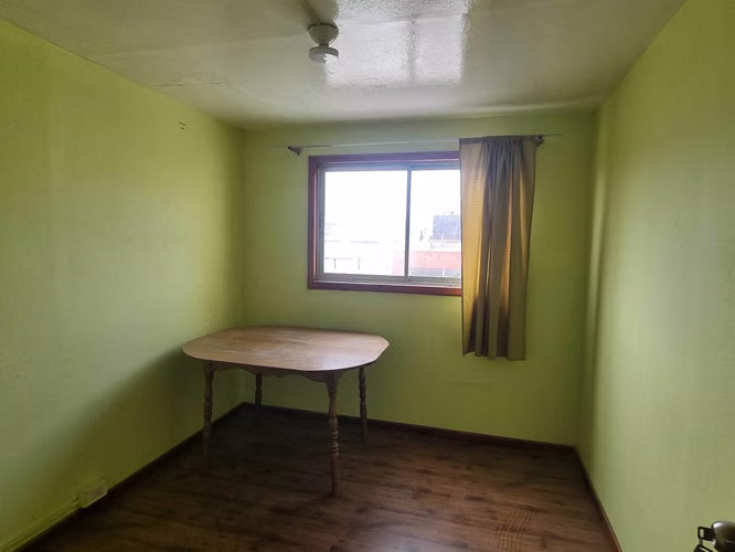 Casa con Local Comercial y 2 Deptos (108610)