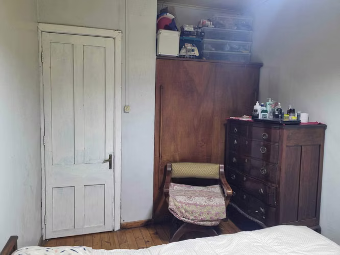 Casa con Local Comercial y 2 Deptos (108610)