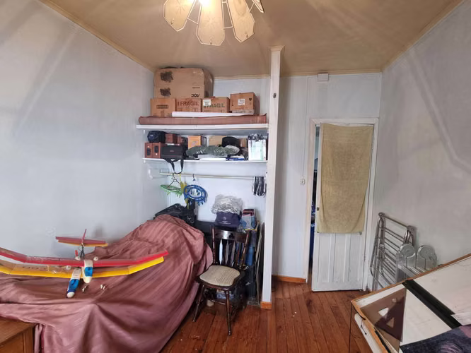 Casa con Local Comercial y 2 Deptos (108610)