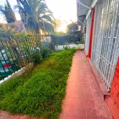 CASA MAIPÚ REGULARIZADA EN PASAJE CERRADO - Imagen 2