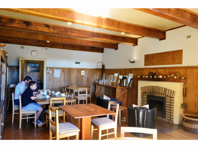 Oportunidad de Inversión En Venta Complejo Turístico HOSTERIA DE LA COLINA, Villarrica