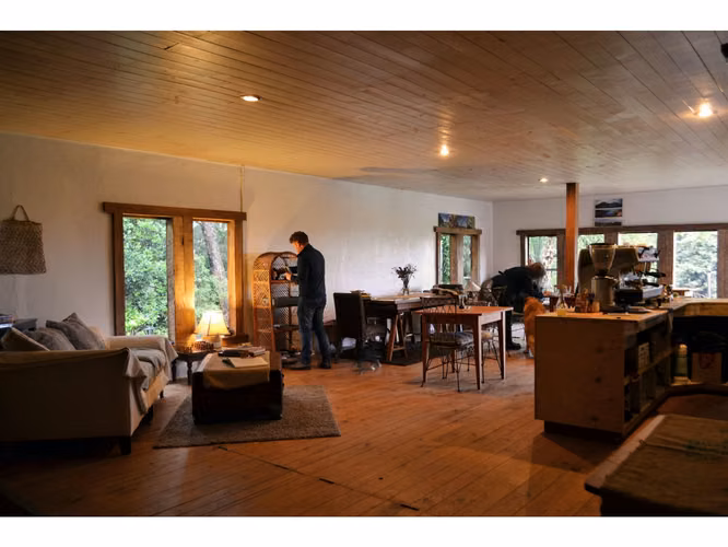 Oportunidad de Inversión En Venta Complejo Turístico HOSTERIA DE LA COLINA, Villarrica