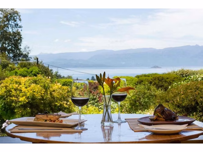 Oportunidad de Inversión En Venta Complejo Turístico HOSTERIA DE LA COLINA, Villarrica