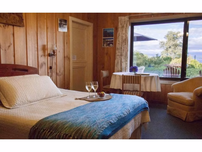 Oportunidad de Inversión En Venta Complejo Turístico HOSTERIA DE LA COLINA, Villarrica