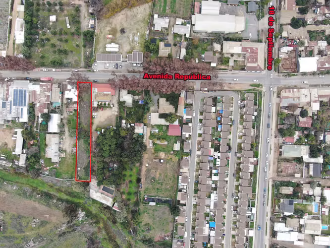 Vende Terreno en calle Republica, 4 esquinas (109303)