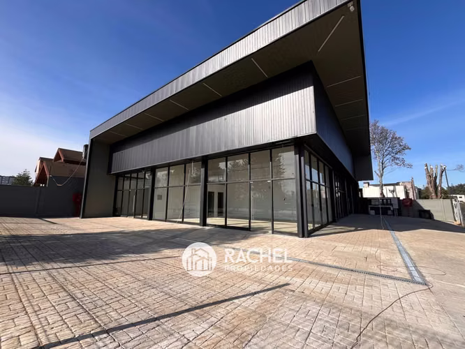 SE ARRIENDAN LOCALES COMERCIALES STRIPCENTER EN MEJOR ESQUINA DEL PORTAL DE LA FRONTERA