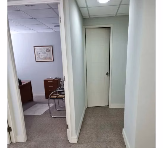 OFICINA 2 apartados recepcion baño