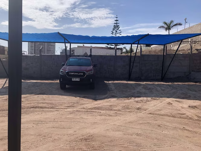 Se arrienda estacionamientos en sector sur de Iquique.