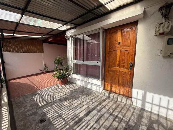 Vendo casa 3 dorm 2 baños solo al contado (110101)