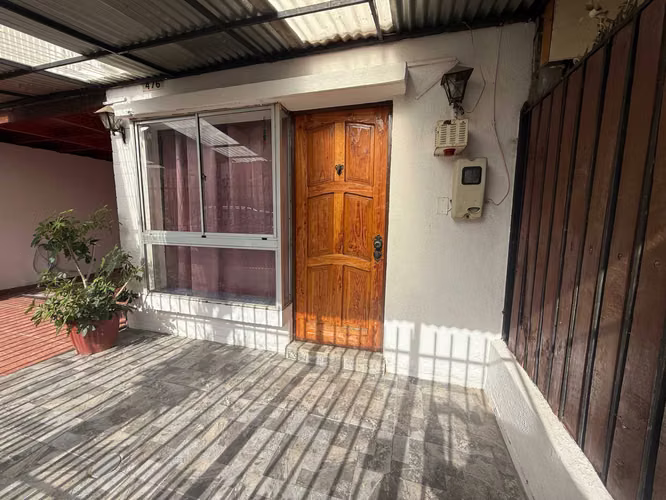 Vendo casa 3 dorm 2 baños solo al contado (110101)
