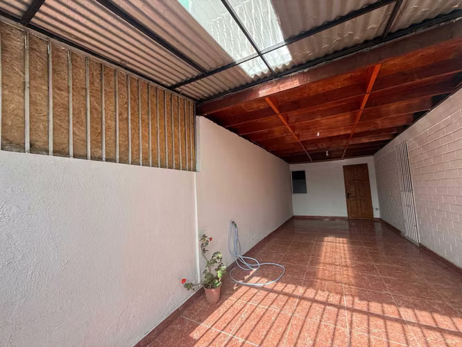 Vendo casa 3 dorm 2 baños solo al contado (110101)