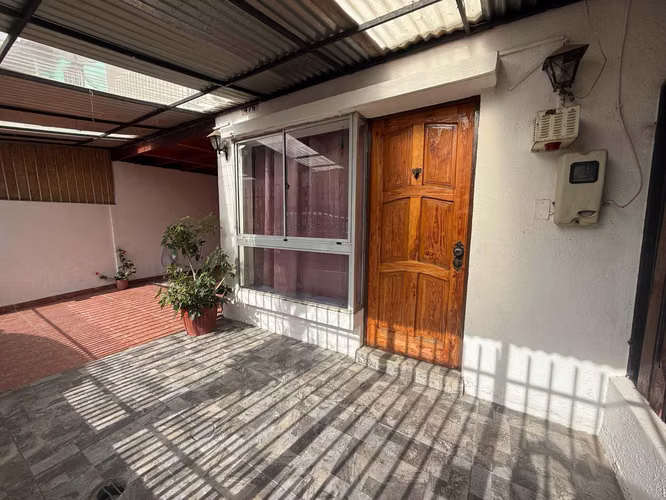 Vendo casa 3 dorm 2 baños solo al contado (110101)