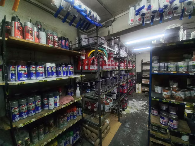 Local comercial Pintureria, 8 estacionamiento (110331)