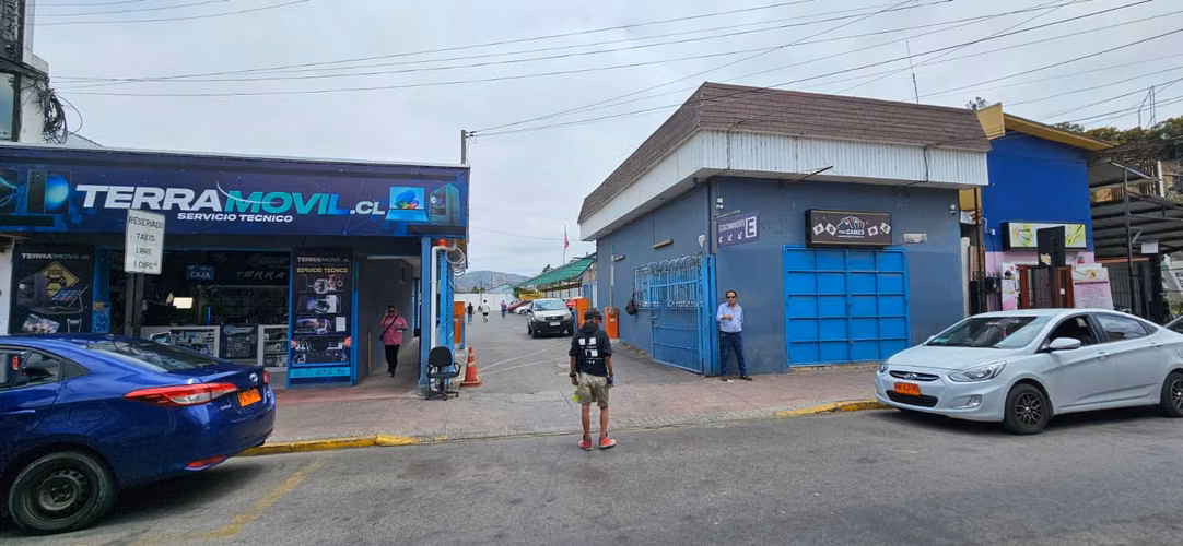 TERRENO/ESTACIONAMIENTO + 2 LOCALES COMERCIALES EN PLENO CENTRO DE QUILLOTA