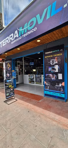 TERRENO/ESTACIONAMIENTO + 2 LOCALES COMERCIALES EN PLENO CENTRO DE QUILLOTA