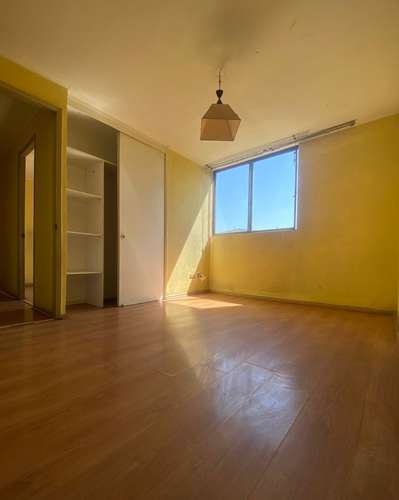 SE VENDE. 3D y 2B. Conchalí, Gral Gambino 3200. Estacionamiento/ Balcón/ Piscina