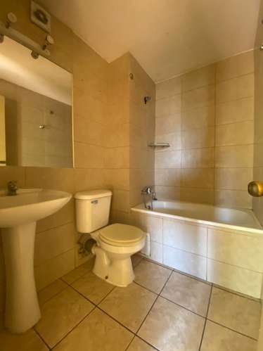 SE VENDE. 3D y 2B. Conchalí, Gral Gambino 3200. Estacionamiento/ Balcón/ Piscina