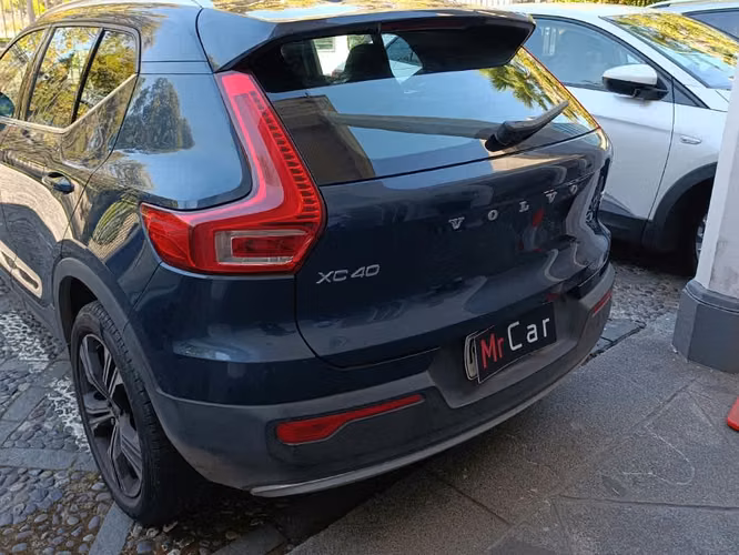 VOLVO XC40 2022