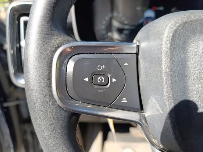 VOLVO XC40 2022