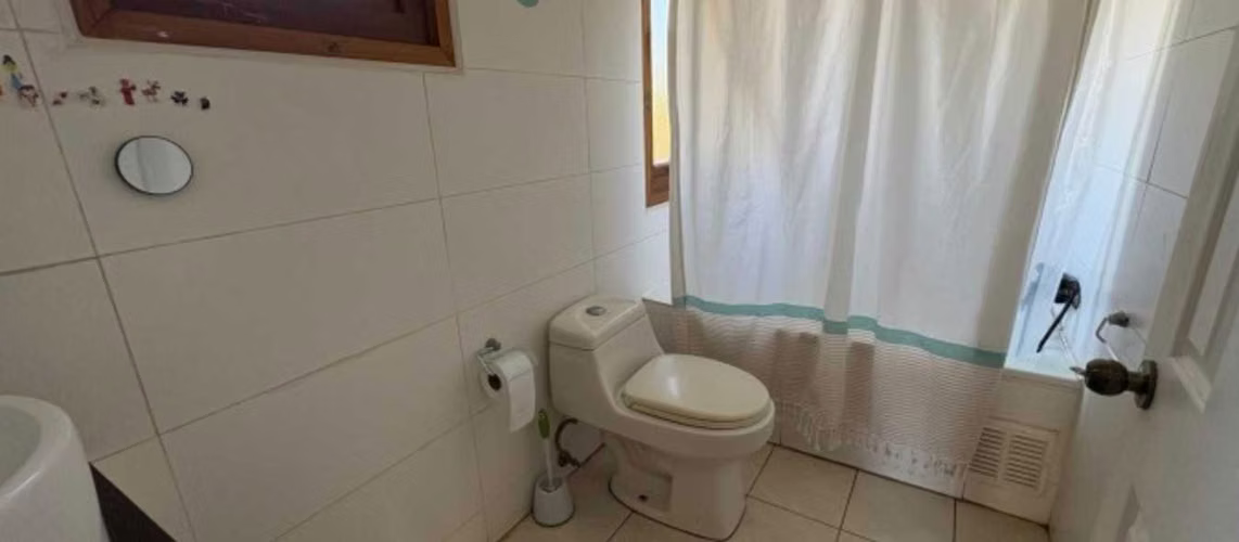 Se vende Casa a 15 min rotonda Concon (111040)