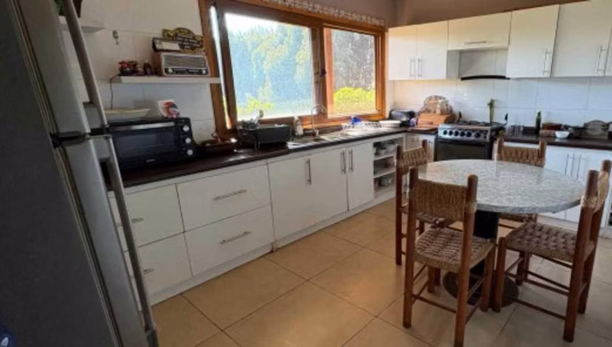 Se vende Casa a 15 min rotonda Concon (111040)