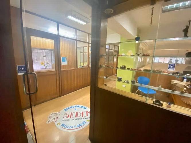 Se Vende Amplia Oficina Centro de Valparaíso