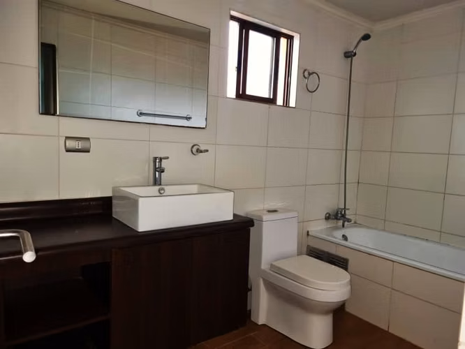 CASA DOS PISOS INDEPENDIENTE SOLIDA EN CONDOMINIO