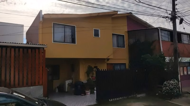 CASA PAREADA DOS PISOS POBLACION PUYARAL VILLA ALEMANA