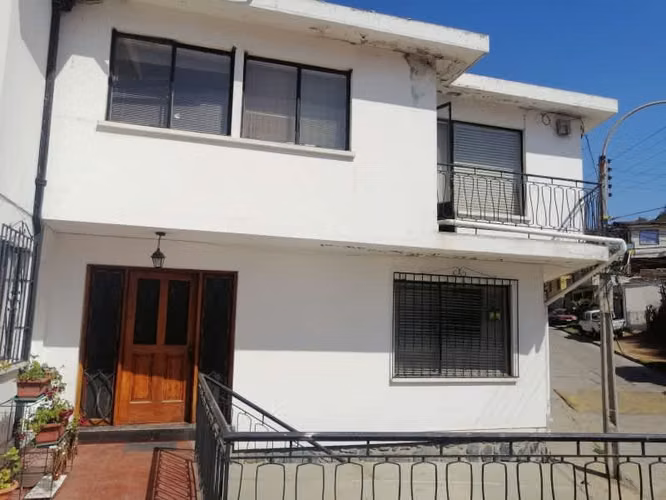 CASA DE DOS PISOS PAREO SIMPLE SECTOR RECREO VIÑA DEL MAR