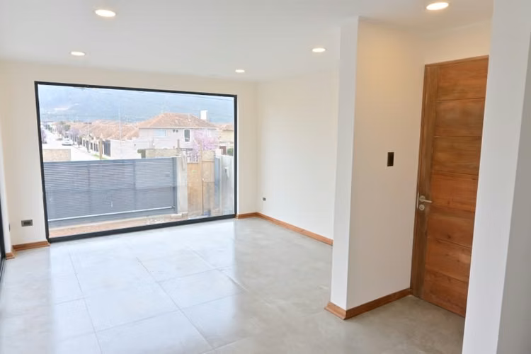 Casa AV. LOS PERALES