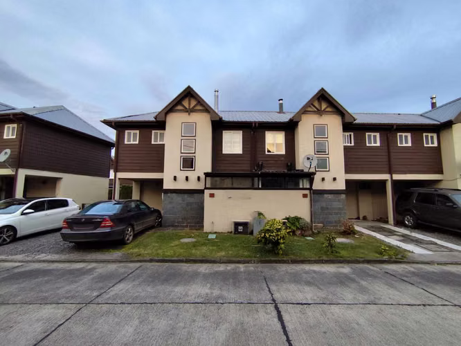 VENTA DE CASA EN PUCON, PEUMAYEN 1 (111707)