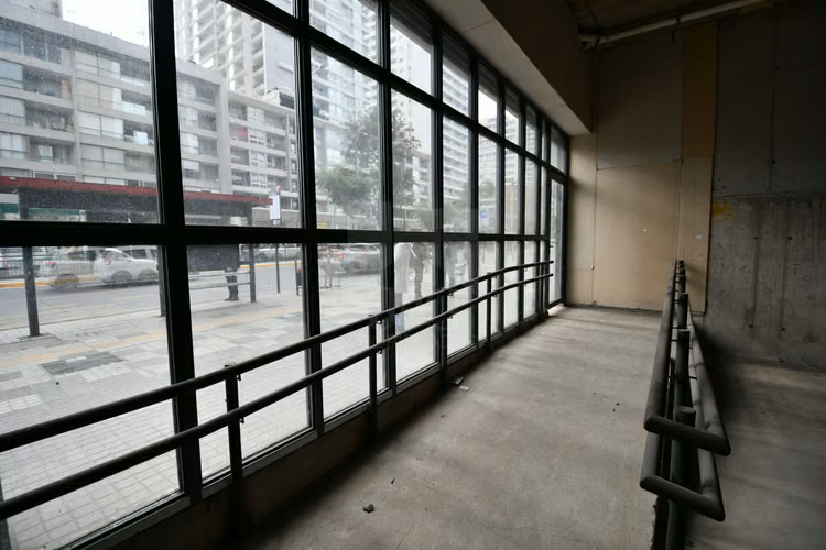 ARRIENDO CENTRICO LOCAL COMERCIAL AMPLIO 290 MTS IRARRAZAVAL