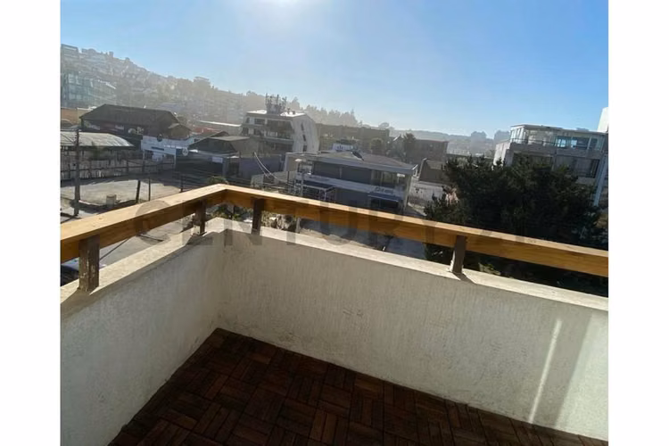 Venta de moderno loft recién remodelado en Reñaca