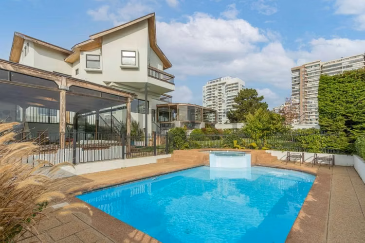 Hermosa casa exclusiva en Bosques de Montemar